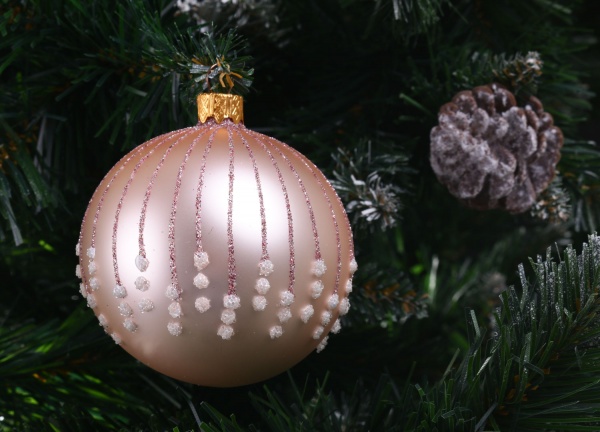 Елочная игрушка в форме шара розовая 8 см AVG104070 