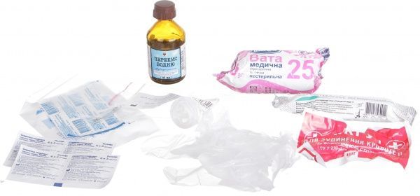 Аптечка автомобільна Poputchik (02-002-М) 18х12х5 см