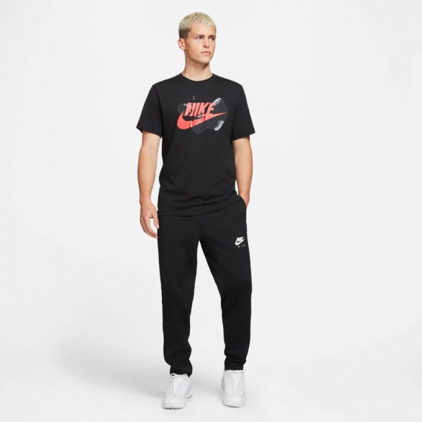 Футболка Nike M NSW TEE FUTURA SEASONAL DJ1574-010 р.S чорно-червоний