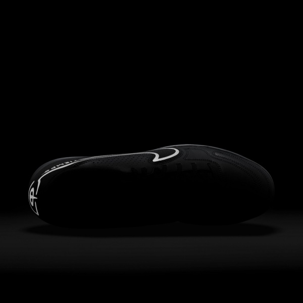 Футзальне взуття Nike Tiempo Legend 9 Club IC DA1189-004 р.US 9 чорний