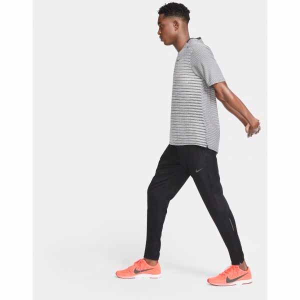 Брюки Nike M NK ESSENTIAL WOVEN PANT CU5498-010 р. M черный