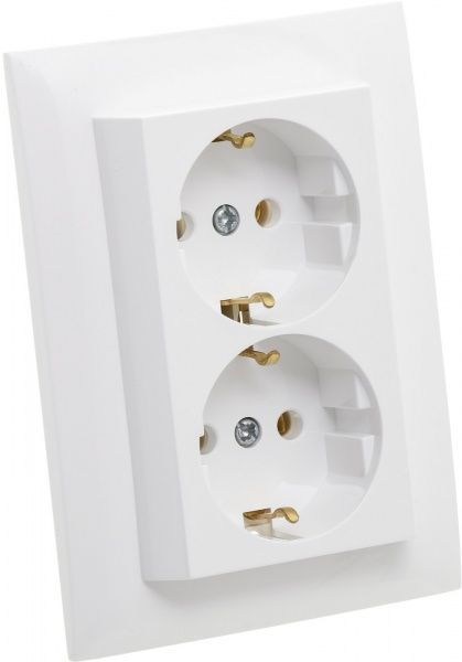 Розетка подвійна із заземленням Efapel Logus 16 А 250 В без шторок білий