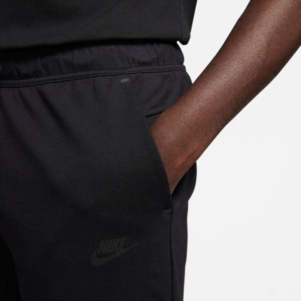 Шорты Nike TECH LGHTWHT SHORT DX0828-010 р. S черный