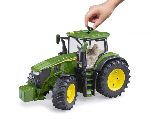Трактор Bruder John Deere 1:16 03150