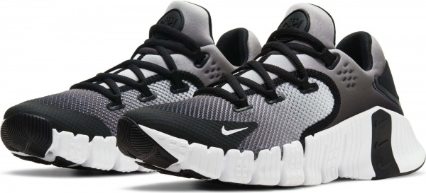 Кроссовки Nike W FREE METCON 4 DJ3071-101 р.38 черно-белый