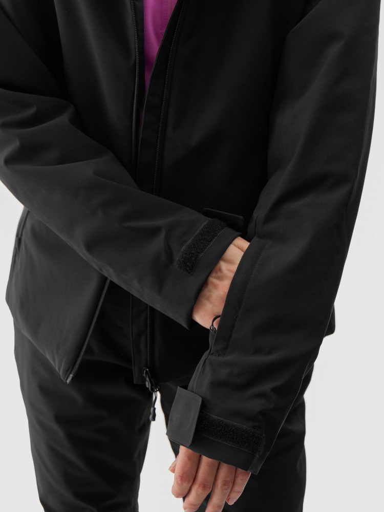 Куртка женская зимняя 4F TECHNICAL JACKET F572 4FWAW24TTJAF572-20S р.S черная