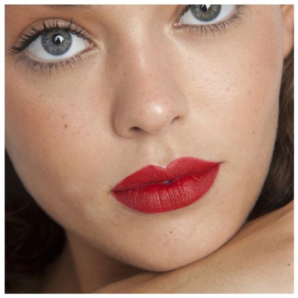 Помада рідка матова theBalm Meet Matte Hughes Loyal Deep Red 7,4 мл