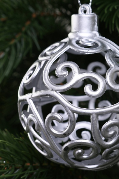 Декоративна підвіска Куля 8x9 см срібло NY21051