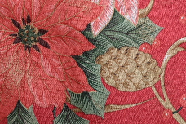 Скатерть KM Новогодняя 100% полиэстер 180x130 см в ассортименте 