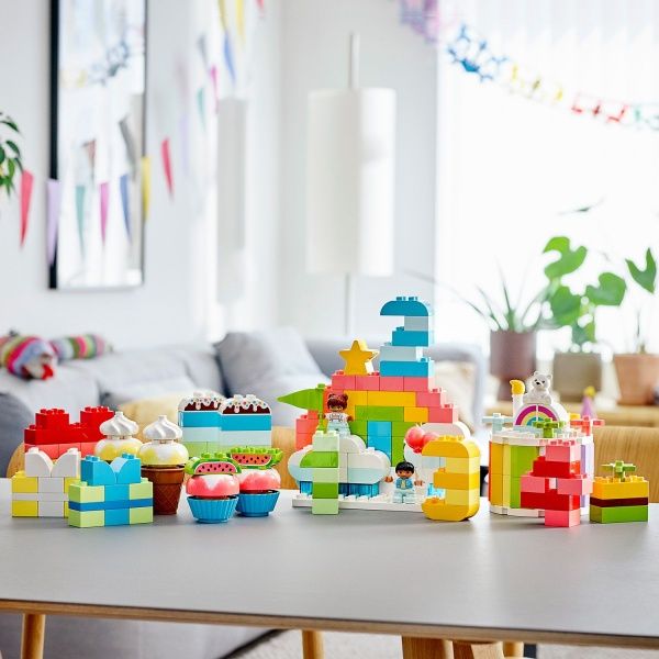 Конструктор LEGO DUPLO Творчий день народження 10958