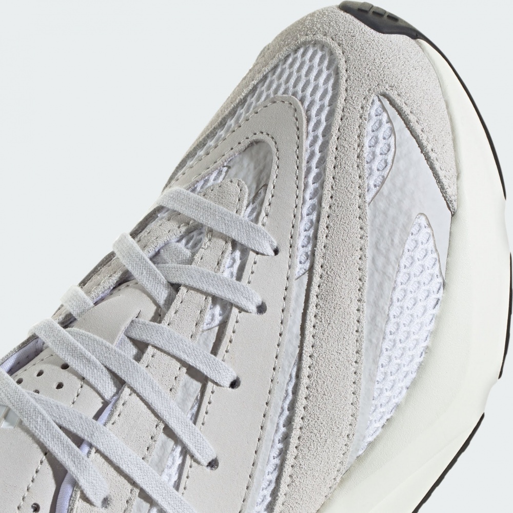 Кроссовки женские Adidas LIGHTBLAZE CRYWHT/FTWWHT/GREONE JH6958 р.38 белые