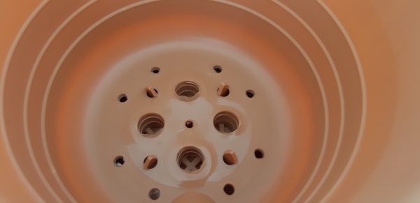 Горщик пластиковий Омела Пастель 4,5 л круглий кориця (ТУ У 22.29-40031804-001:2027) 