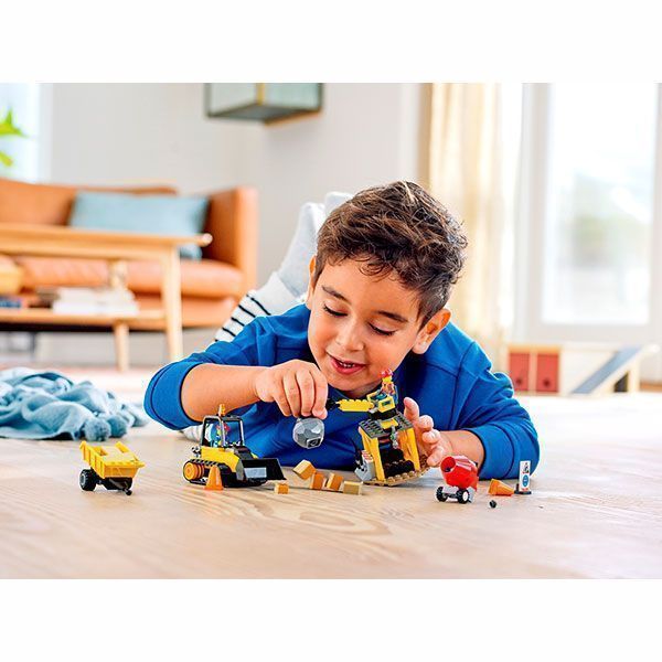 Конструктор LEGO City Строительный бульдозер 60252