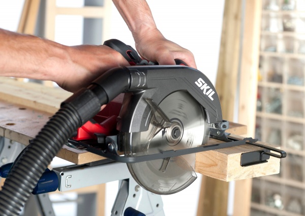 Пилка дискова SKIL SW1E5830AA