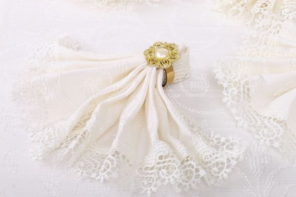 Скатерть с салфетками KDK 160x220 см кремовый Karna 