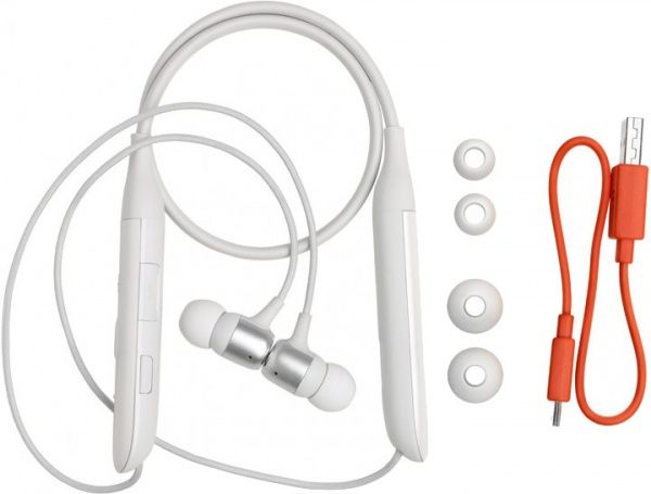 Наушники JBL® LIVE 220 BT white 