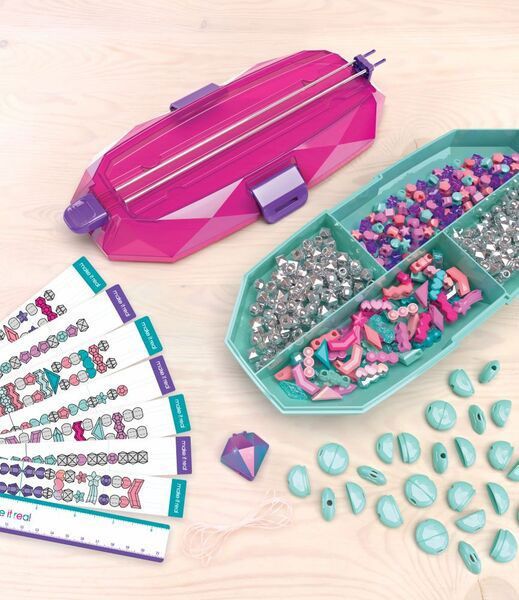 Набір для виготовлення браслета Make it Real «Дівочий скарб» MR1512