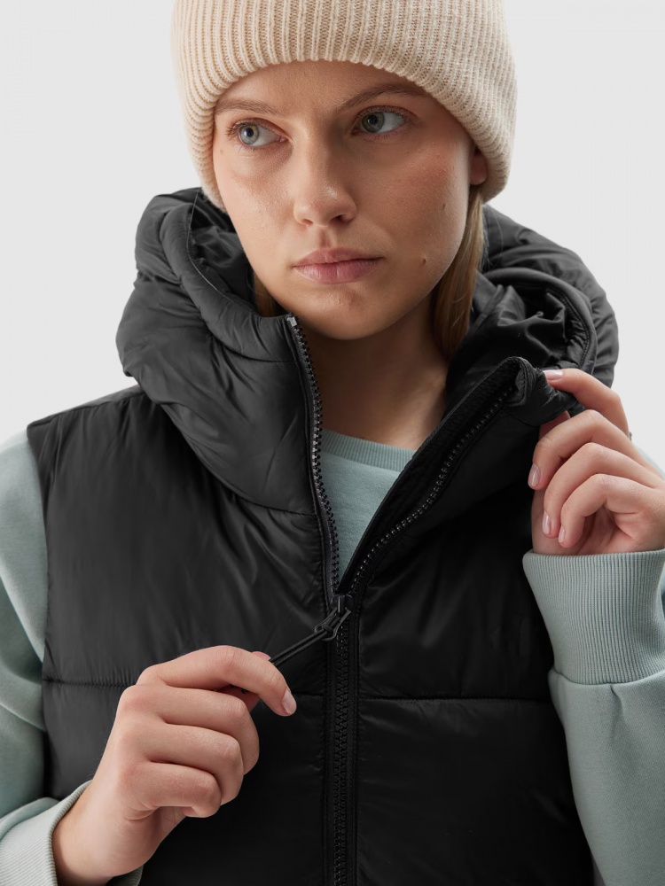 Жилет 4F VEST JACKET F143 4FWAW24TVJAF143-20S р.S черный