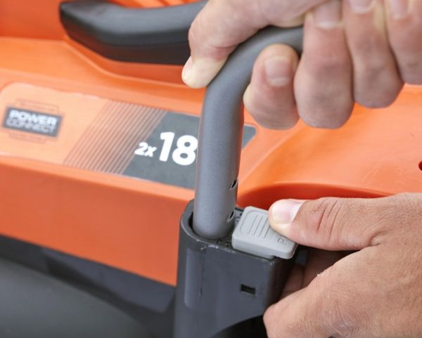 Газонокосарка акумуляторна Black+Decker BCMW3318L2