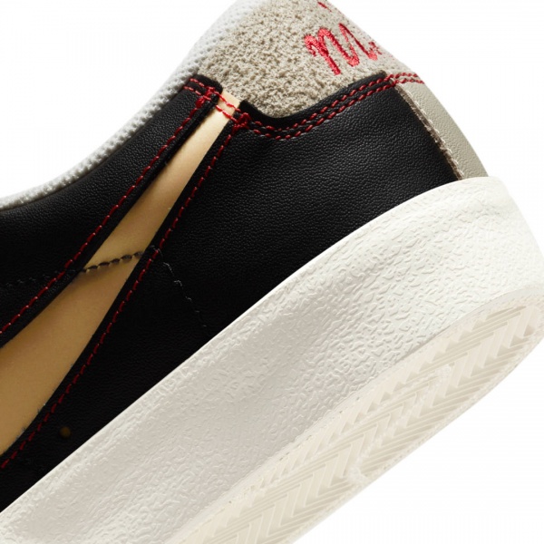 Кроссовки Nike Blazer Low '77 PRM DH4370-001 р.US 13 черный