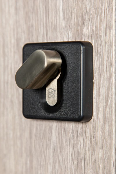 Двері вхідні Revolut Doors В-617 модель 234-237 дуб тютюн / дуб немо срібний 2050x950 мм ліві