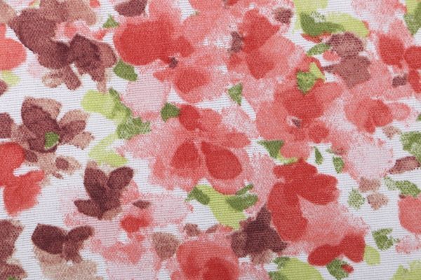 Скатерть Яркие цветы 136x180 см белый с коралловым La Nuit 