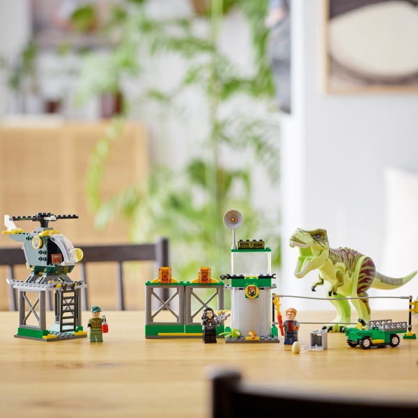 Конструктор LEGO Jurassic World Втеча тиранозавра 76944