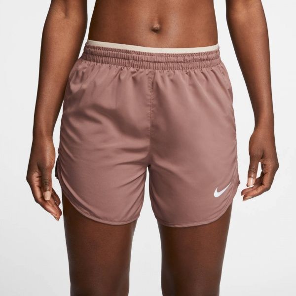 Шорти Nike W NK TEMPO LX SHORT 5IN BV2953-298 р. XS бежевий