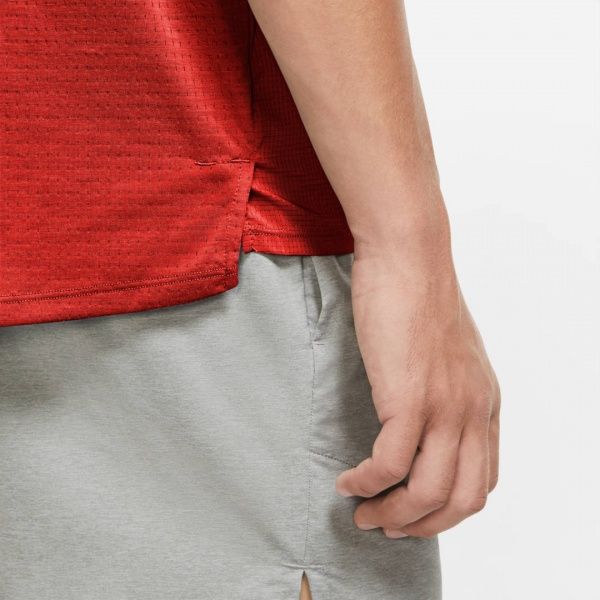 Футболка Nike M NK BRTHE RSE 365 TOP SS HYBR CU5977-673 M червоний