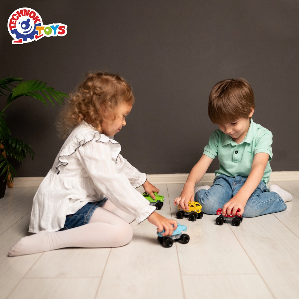 Конструктор металлический ТехноК 4 трака 9956