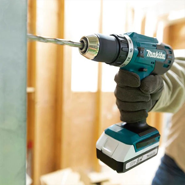 Шуруповерт акумуляторний Makita DF488D004