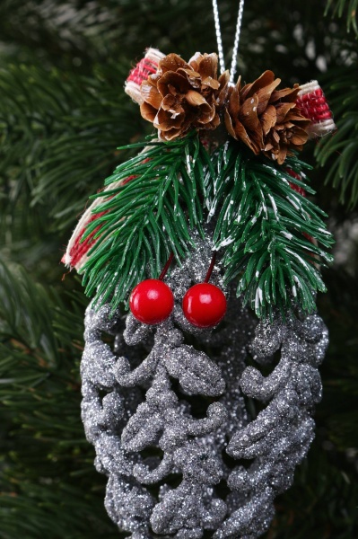 Декоративна підвіска Бурулька з декором 15x6 см HF20Y2-08S срібло