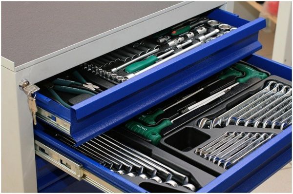 Тумба инструментальная УХЛ-Маш ТУ3МСБ