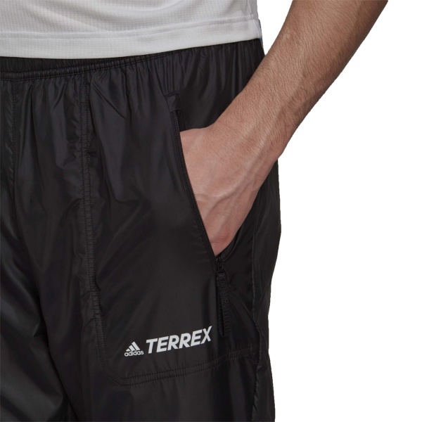 Брюки Adidas MULTI WIND PANT GU6501 р. 44 черный