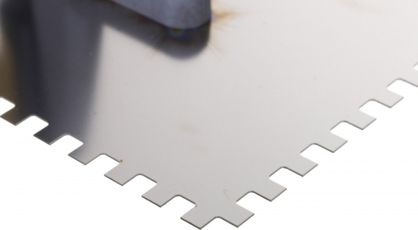 Гладилка зубчатая BauGut 270x130 мм BT-903-43-00