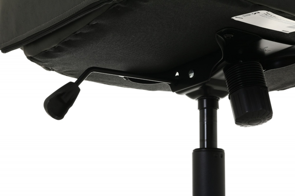 Кресло офисное Центр Меблів Титан YF-0531 черный