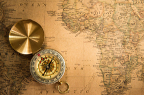 Таця на подушці Мапа 44,5x36,5x9 см