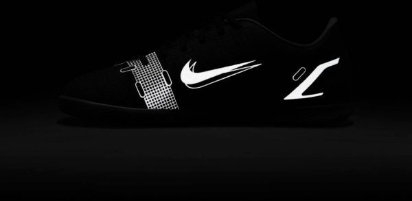 Футзальне взуття Nike JR VAPOR 14 CLUB IC CV0826-004 р. 1,5Y черный