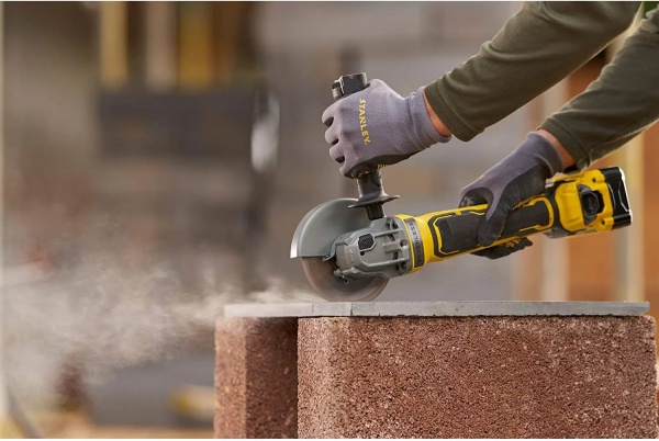 Болгарка (угловая шлифмашина) Stanley FatMax SFMCG700B