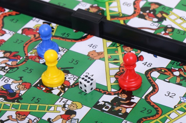 Игра настольная ZHY шахи, шашки, ліла 5х13х3 см OTG0937339