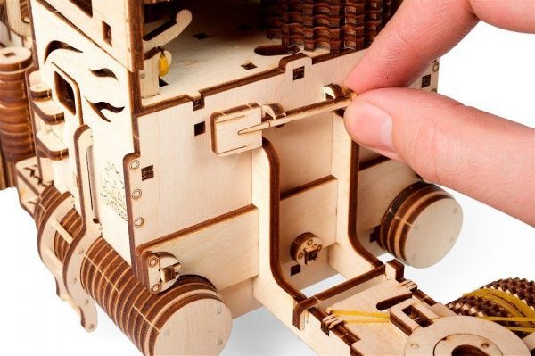 3D-конструктор Ugears Тягач VM-03 70056