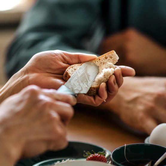 Нож для масла Fiskars FF 1057546