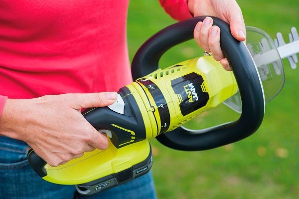 Кущоріз RYOBI OHT1855R