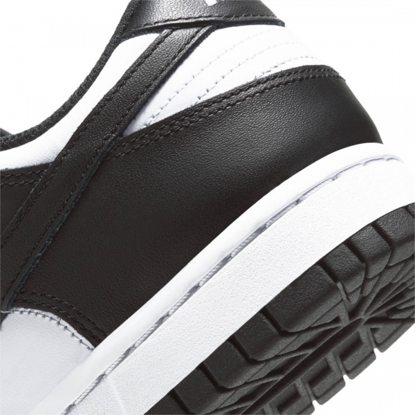 Кросівки Nike DUNK LOW WHITE BLACK DD1503-101 р.US 7,5 чорно-білий