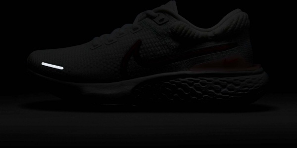 Кроссовки Nike ZOOMX INVINCIBLE RUN FLYKNIT 2 DC9993-100 р.37,5 белый