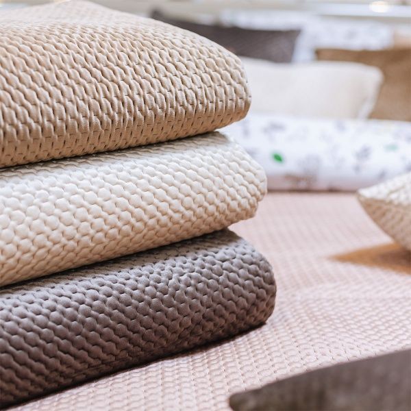 Подушка 3D Velvet 45x45 см крем La Nuit 