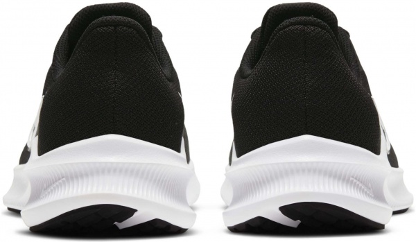 Кроссовки Nike Downshifter 11 CW3413-006 р.US 6,5 черный