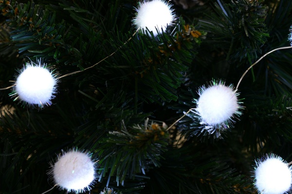 Электрогирлянда Fluffy Pompom Midi светодиодная (LED) 20 ламп 190 м 