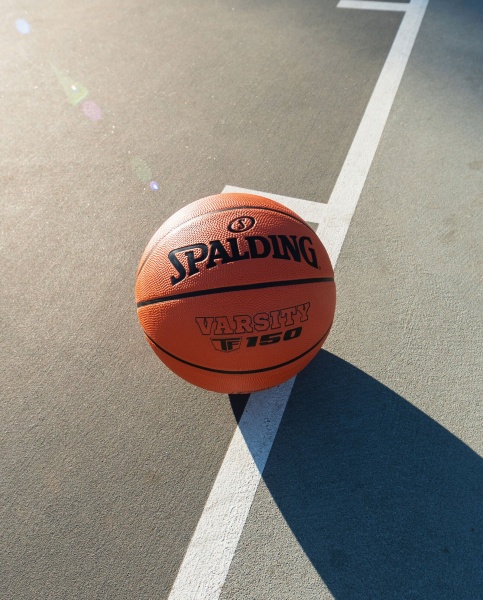 Баскетбольный мяч Spalding 84-422Z р. 6 оранжевый с черным 