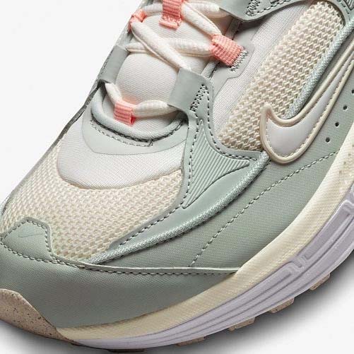 Кросівки Nike W AIR MAX BLISS NN GCEL FB7170-111 р.35,5 зелений